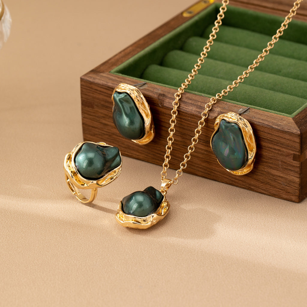 Retro Green Pearl Jewelry Set – Necklace, Earrings & Ring