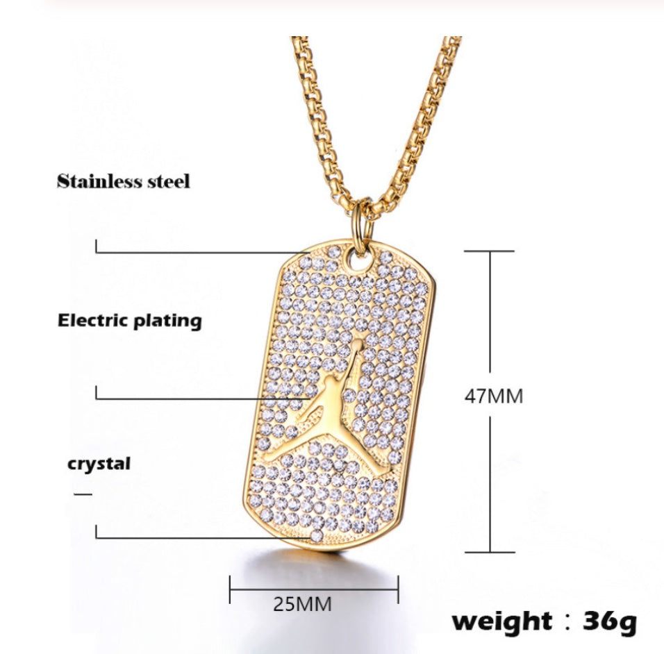 Luxury Men’s Diamond Watch – Quartz Date Display, Fashion Wristwatch