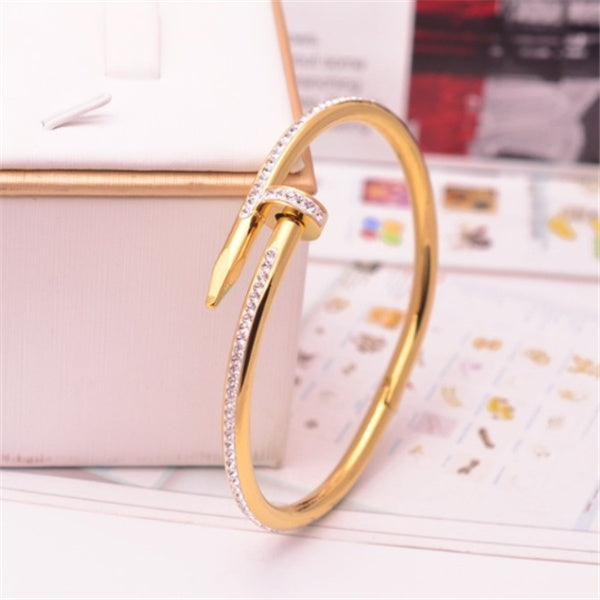 Modern Nail-Inspired Bracelet – Trendy Jewellery Accessory