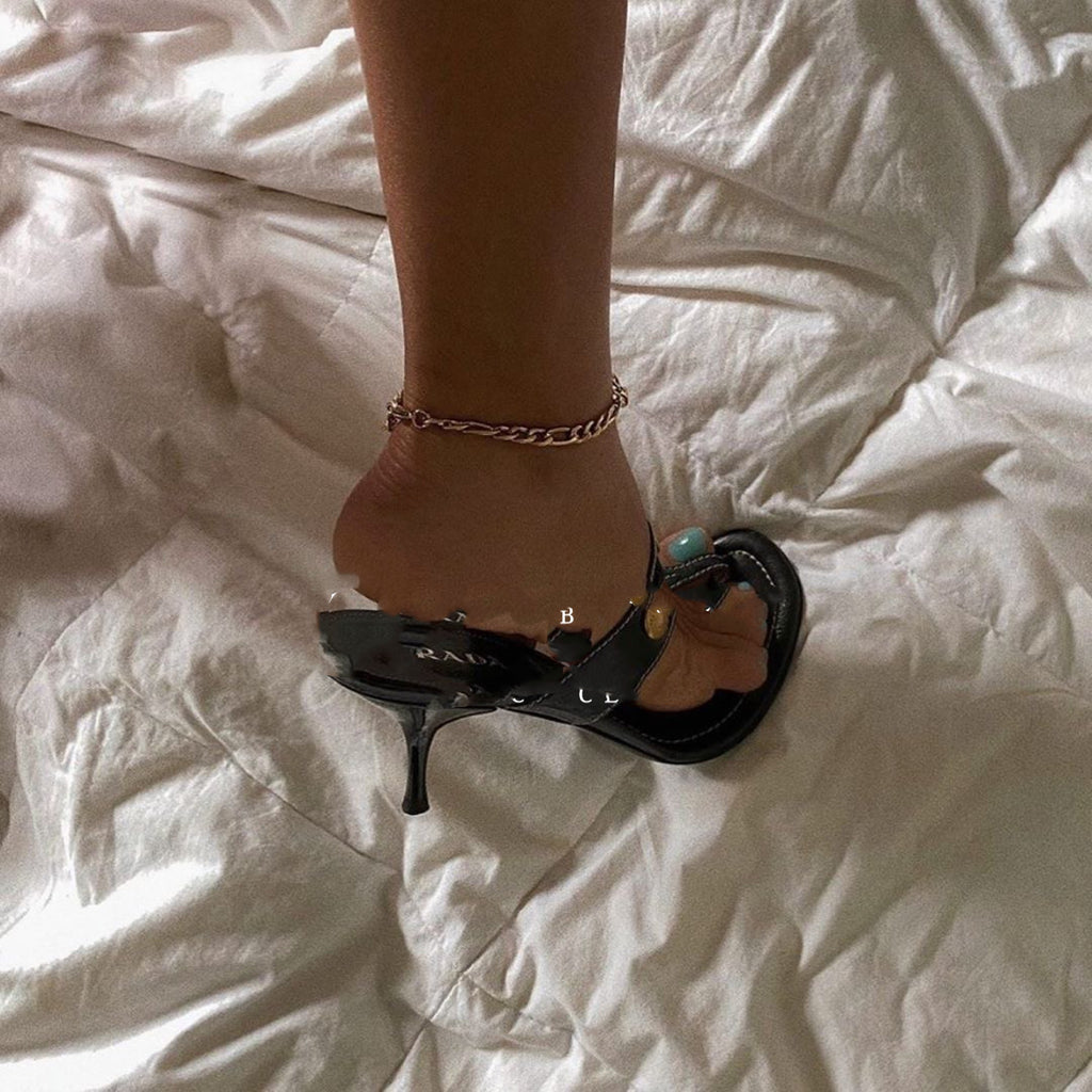 Unisex Metallic Figaro Anklet – Concave Chain Foot Bracelet