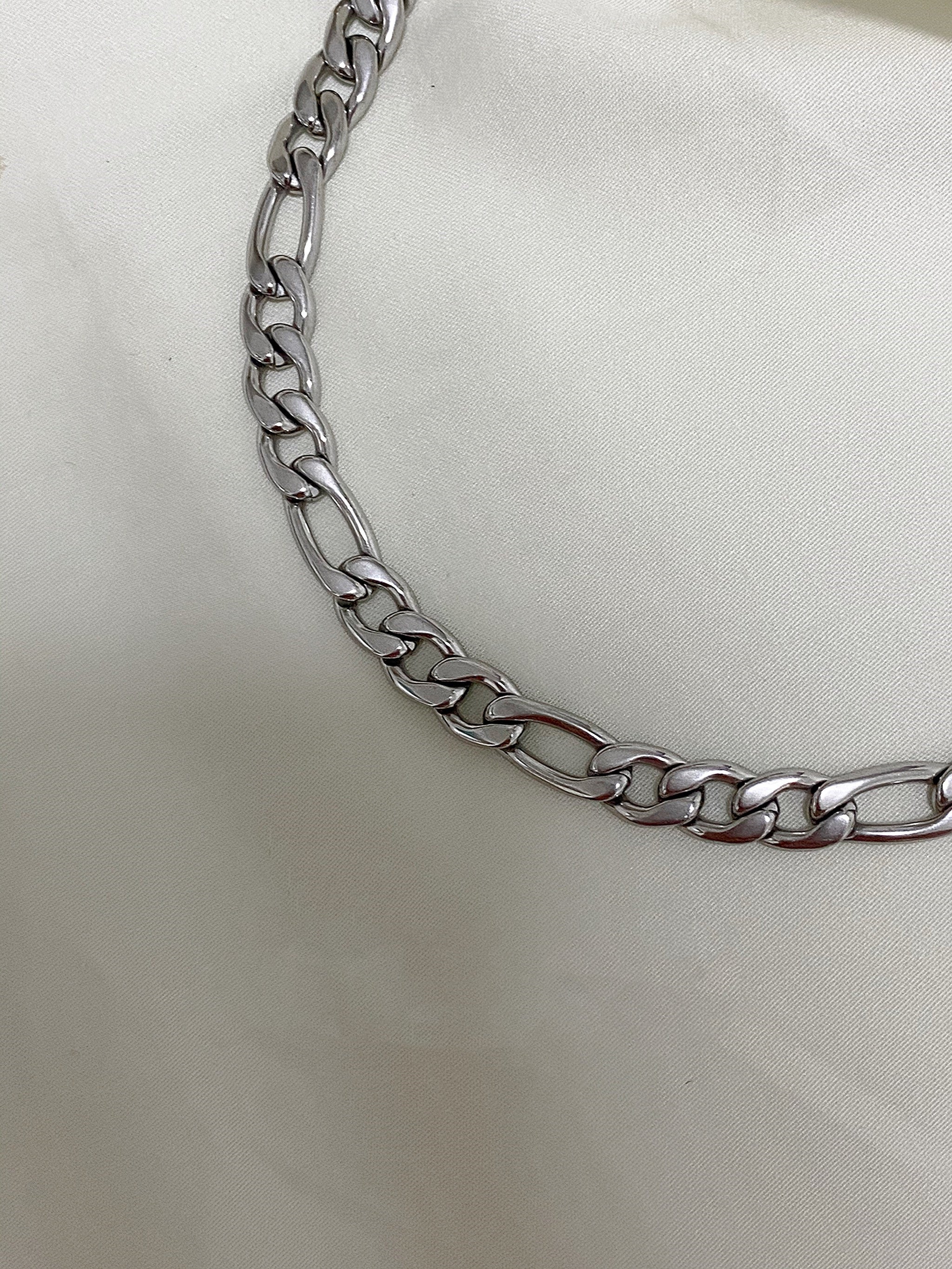 Unisex Metallic Figaro Anklet – Concave Chain Foot Bracelet