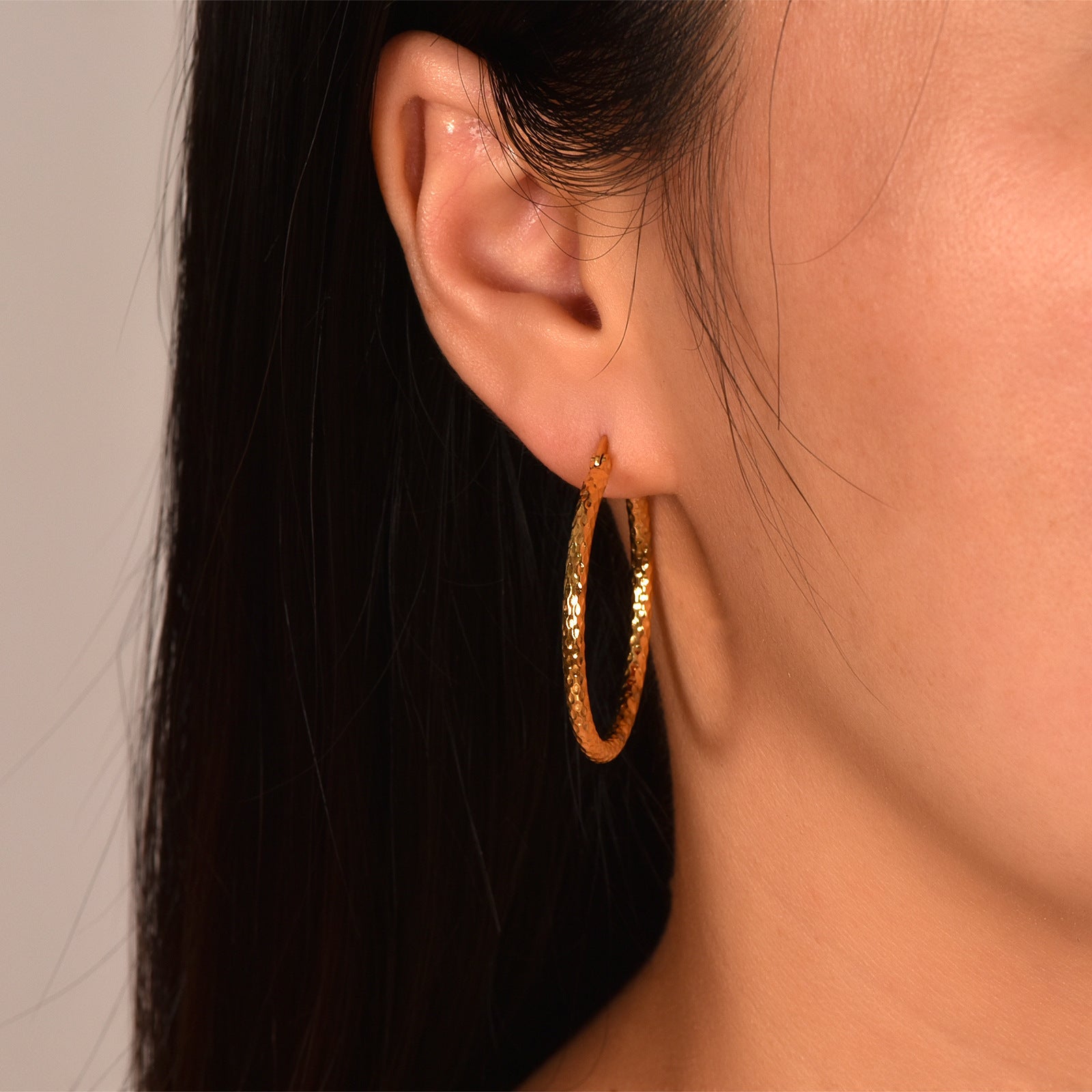 18K Gold-Plated Embossed Round Ring Earrings – Elegant Women’s Jewellery