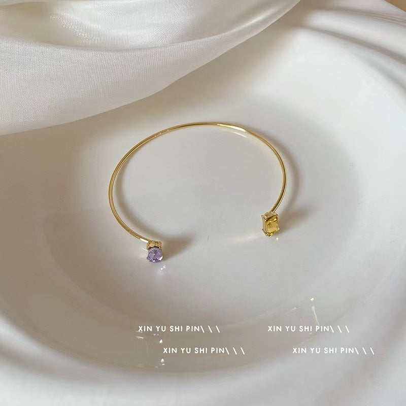 Rhinestone Bracelet – Simple & Graceful White Vintage Design