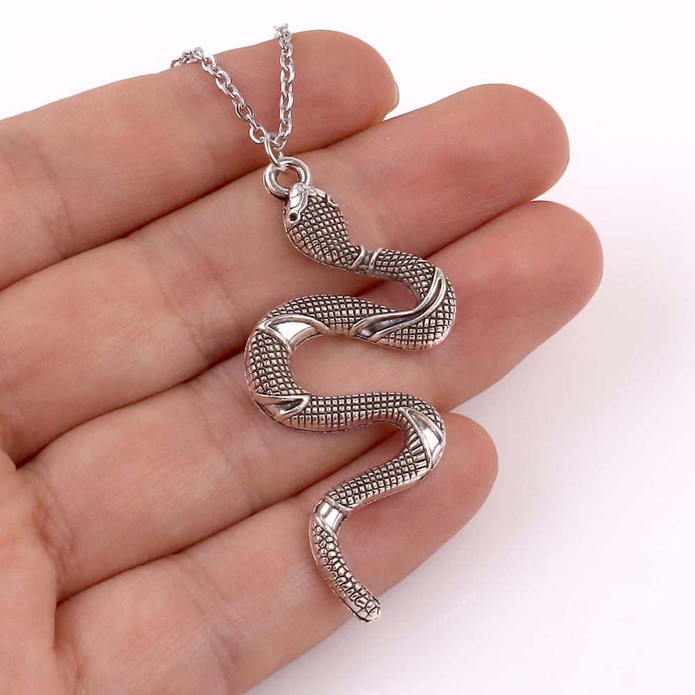 Serpentine Curve Alloy Necklace – Elegant Women’s Jewellery