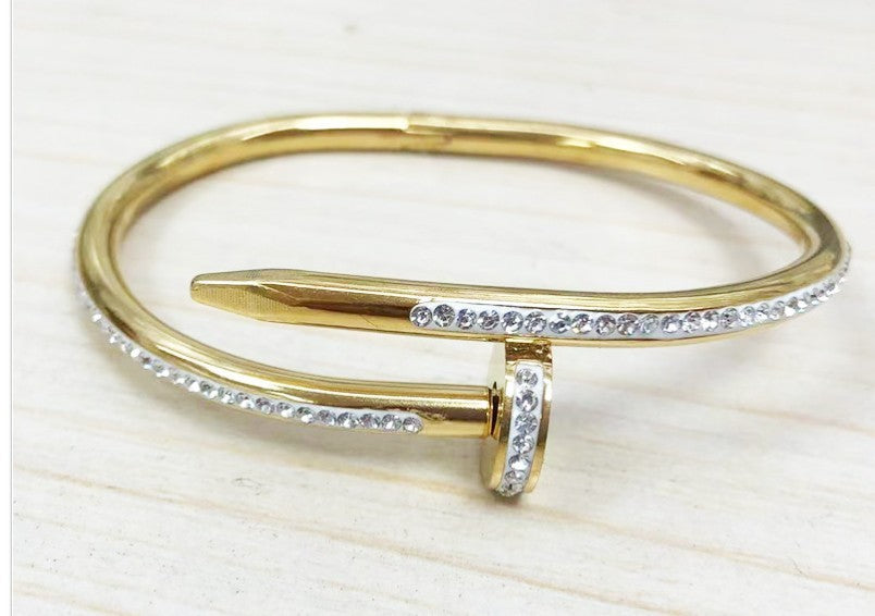 Modern Nail-Inspired Bracelet – Trendy Jewellery Accessory