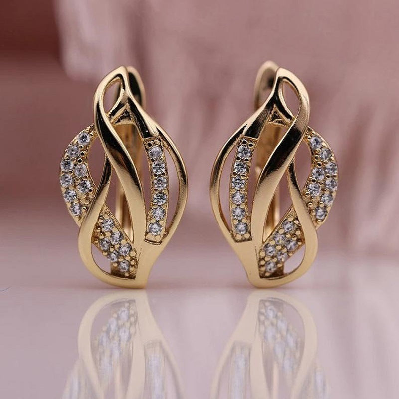 Irregular Twist Stud Earrings – Personalized Fashion Jewellery