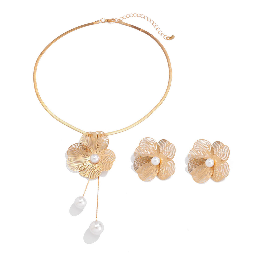 Ladies’ Flower Pearl Necklace & Earrings Set – Elegant Inlaid Jewellery Suite