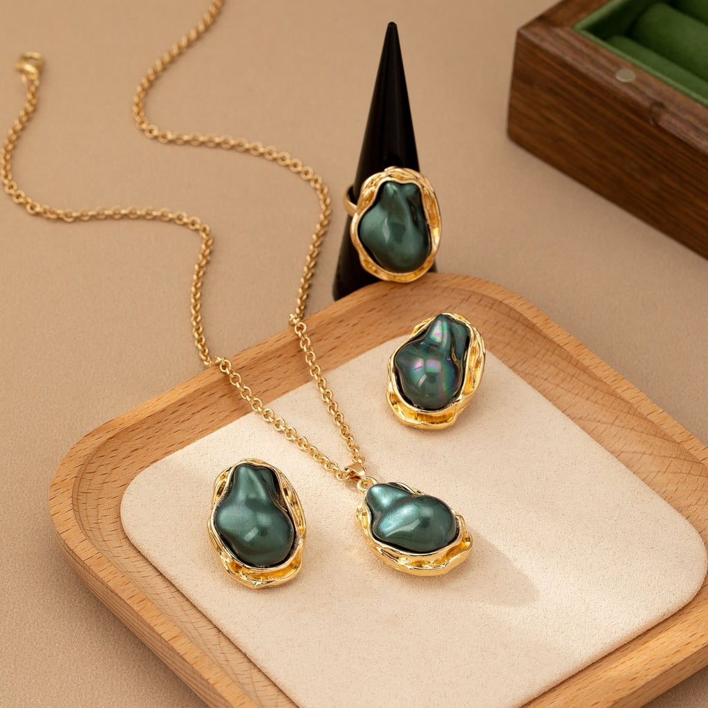 Retro Green Pearl Jewelry Set – Necklace, Earrings & Ring