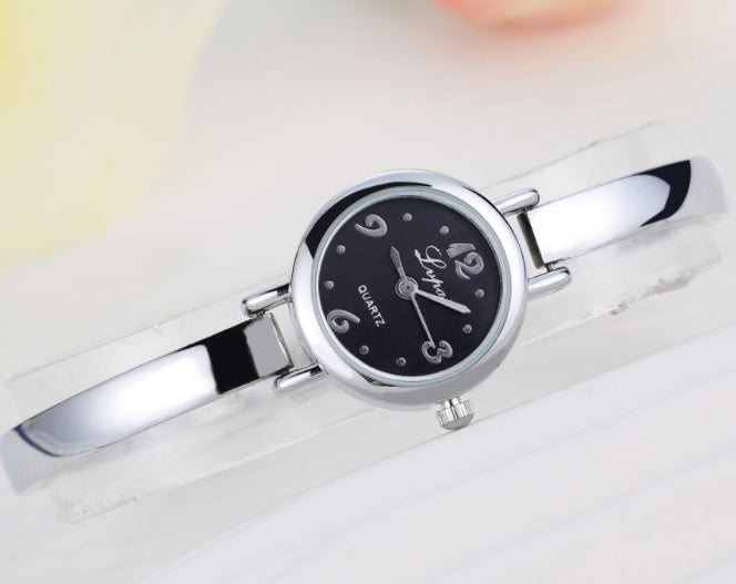 Luxury Women’s Bracelet Watch – Elegant Fashion Timepiece