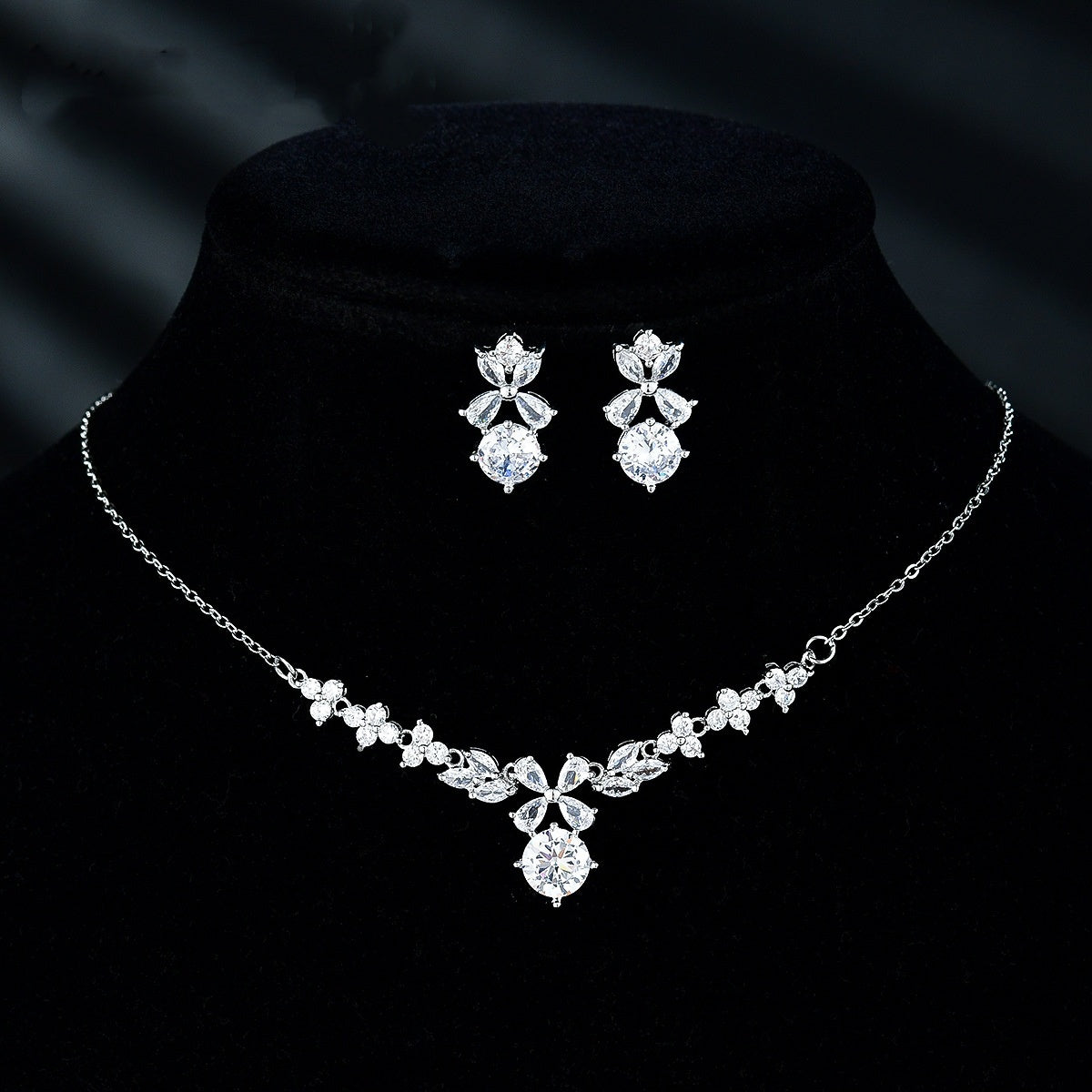 Elegant Bridal Jewellery Set – Necklace & Earrings for Women