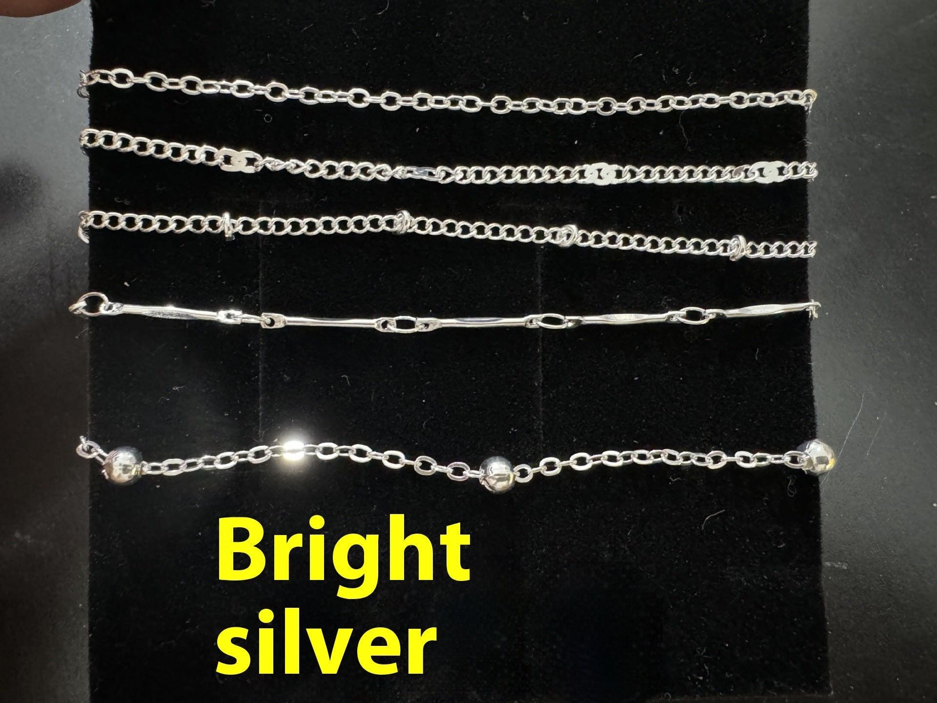 5-Piece Women’s Anklet Set – Stylish & Versatile Foot Jewellery