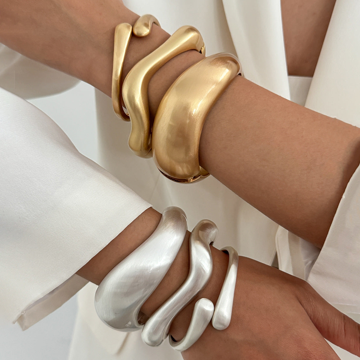 Glossy & Matte Metal Bracelet – Adjustable Spring Opening Design