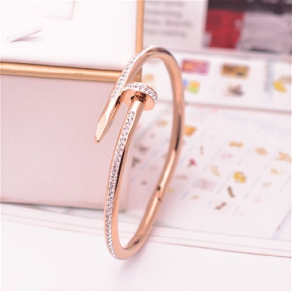 Modern Nail-Inspired Bracelet – Trendy Jewellery Accessory