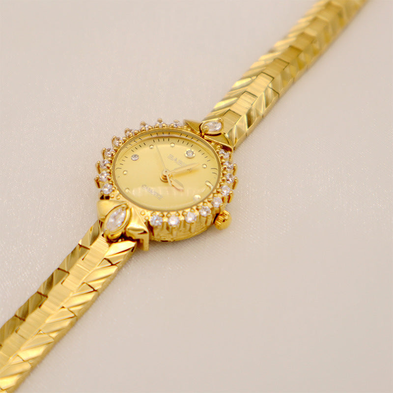 Exquisite Vintage Women’s Watch – Diamond-Embossed Bracelet, Quartz Movement