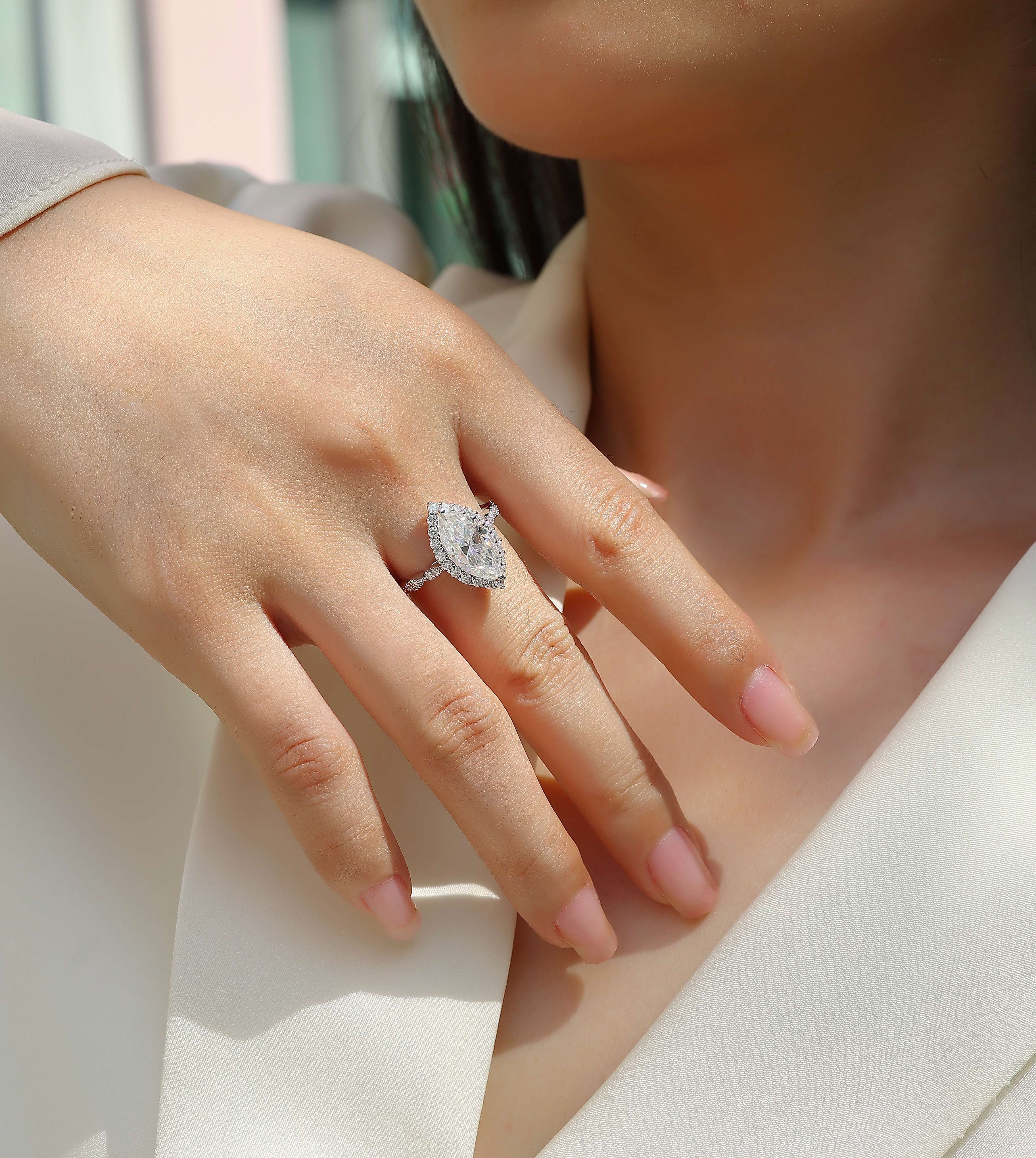 The Realm of Delight Women’s Moissanite Ring – S925 Sterling Silver with Platinum-Plated Diamonds, Elegant Fashion Jewellery