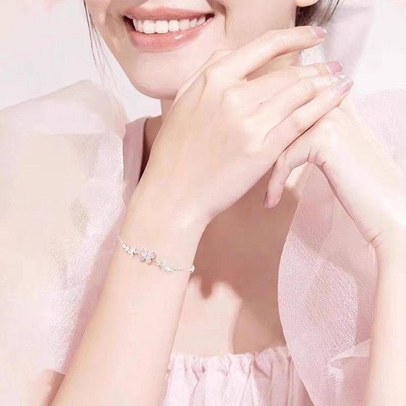 Luminous Butterfly Dream Bracelet – Glow-in-the-Dark Design