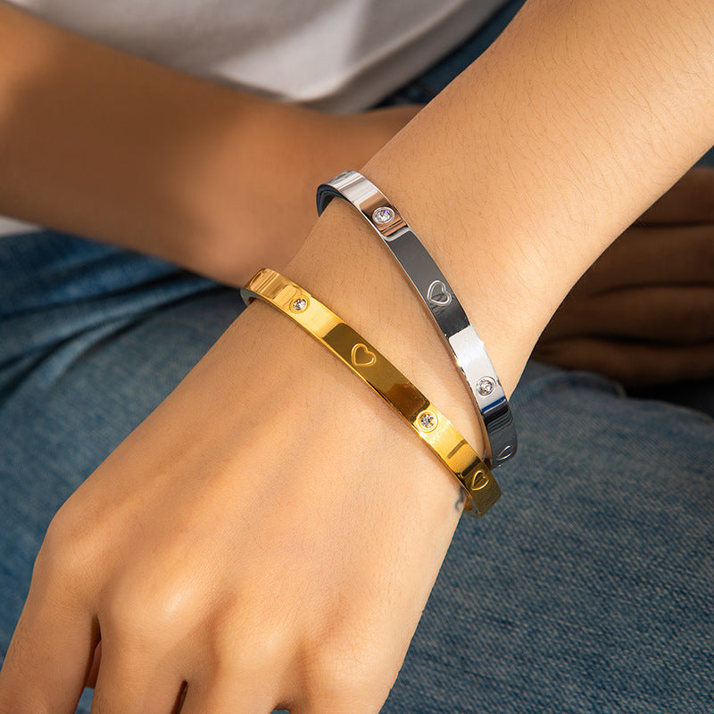 Luxury Gold Titanium Steel Bracelet for Women with Sparkling Diamonds