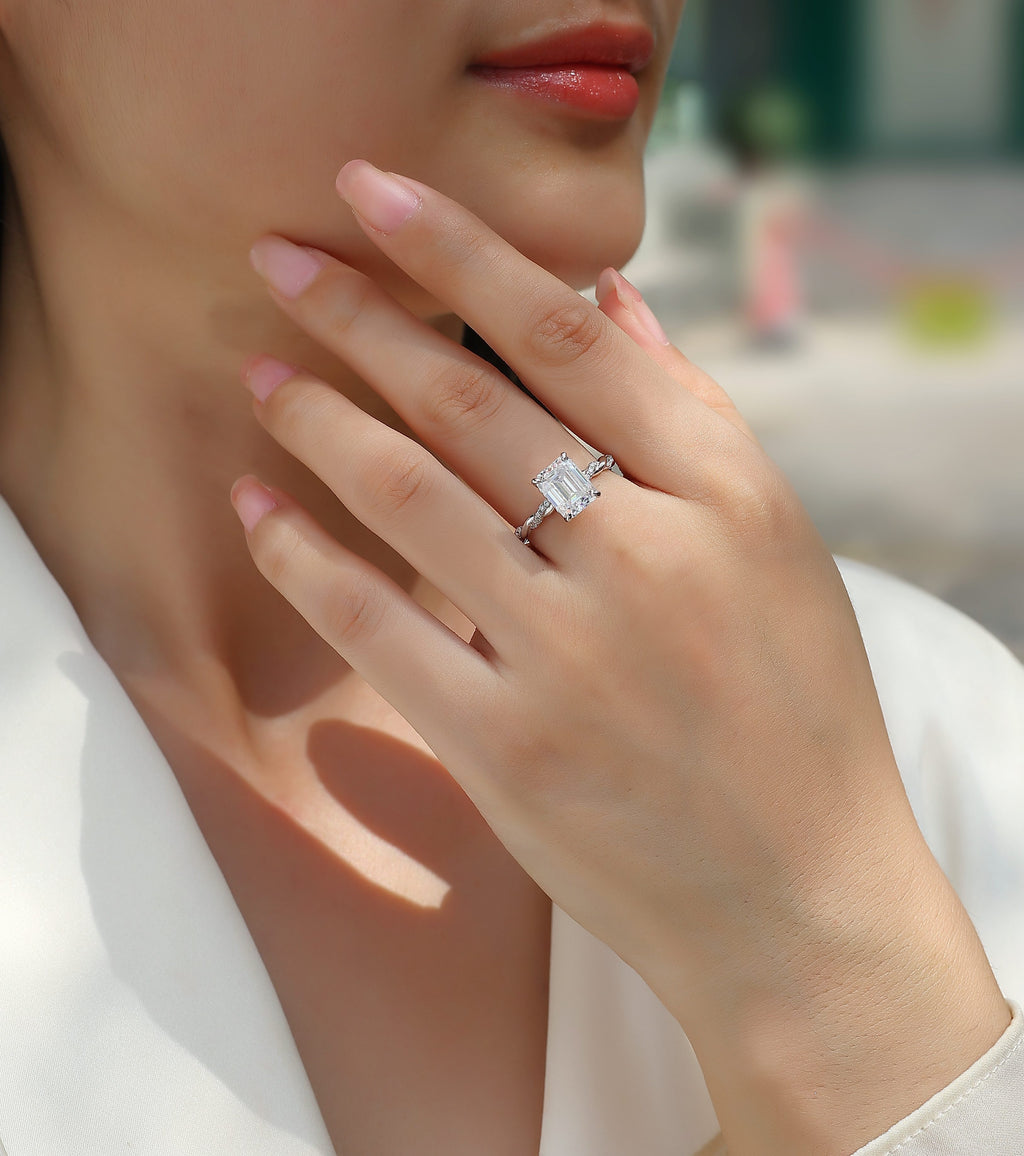 Chasing Light Women’s Moissanite Ring – S925 Sterling Silver with Platinum-Plated Diamonds, Elegant Fashion Jewellery