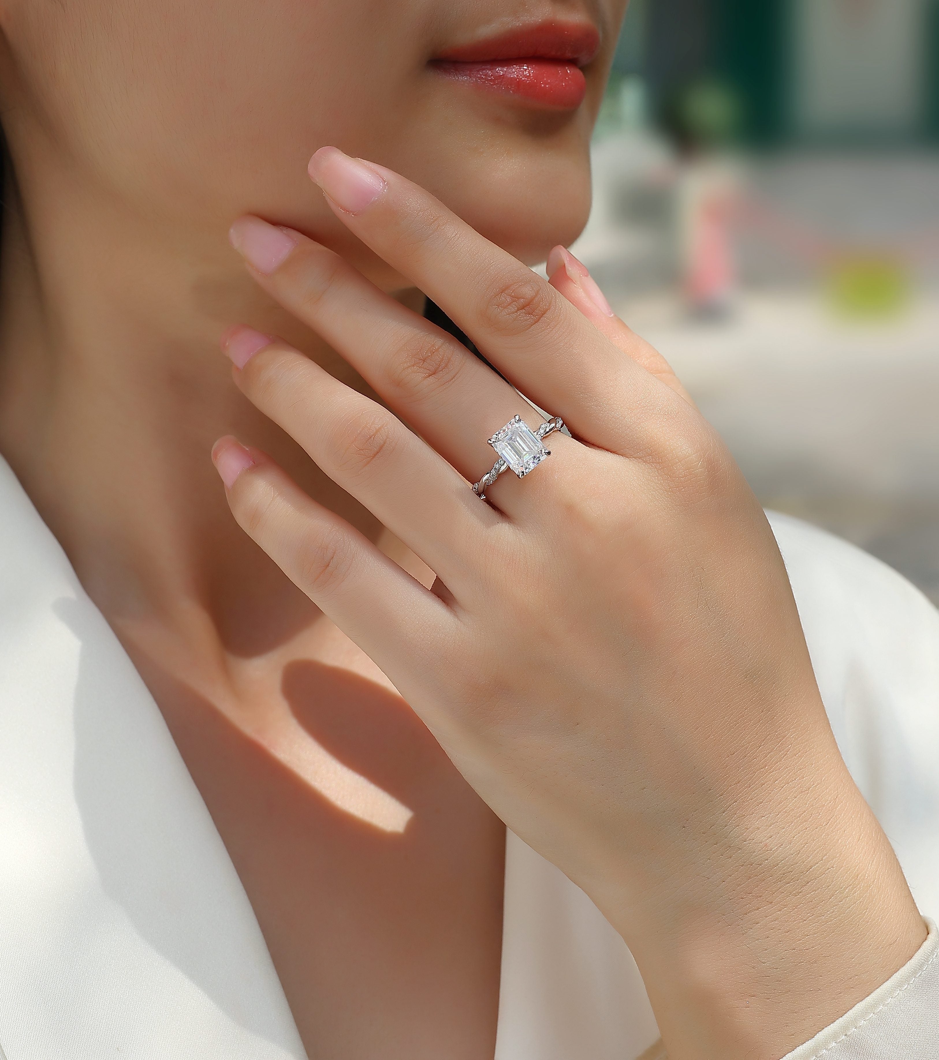 Chasing Light Women’s Moissanite Ring – S925 Sterling Silver with Platinum-Plated Diamonds, Elegant Fashion Jewellery