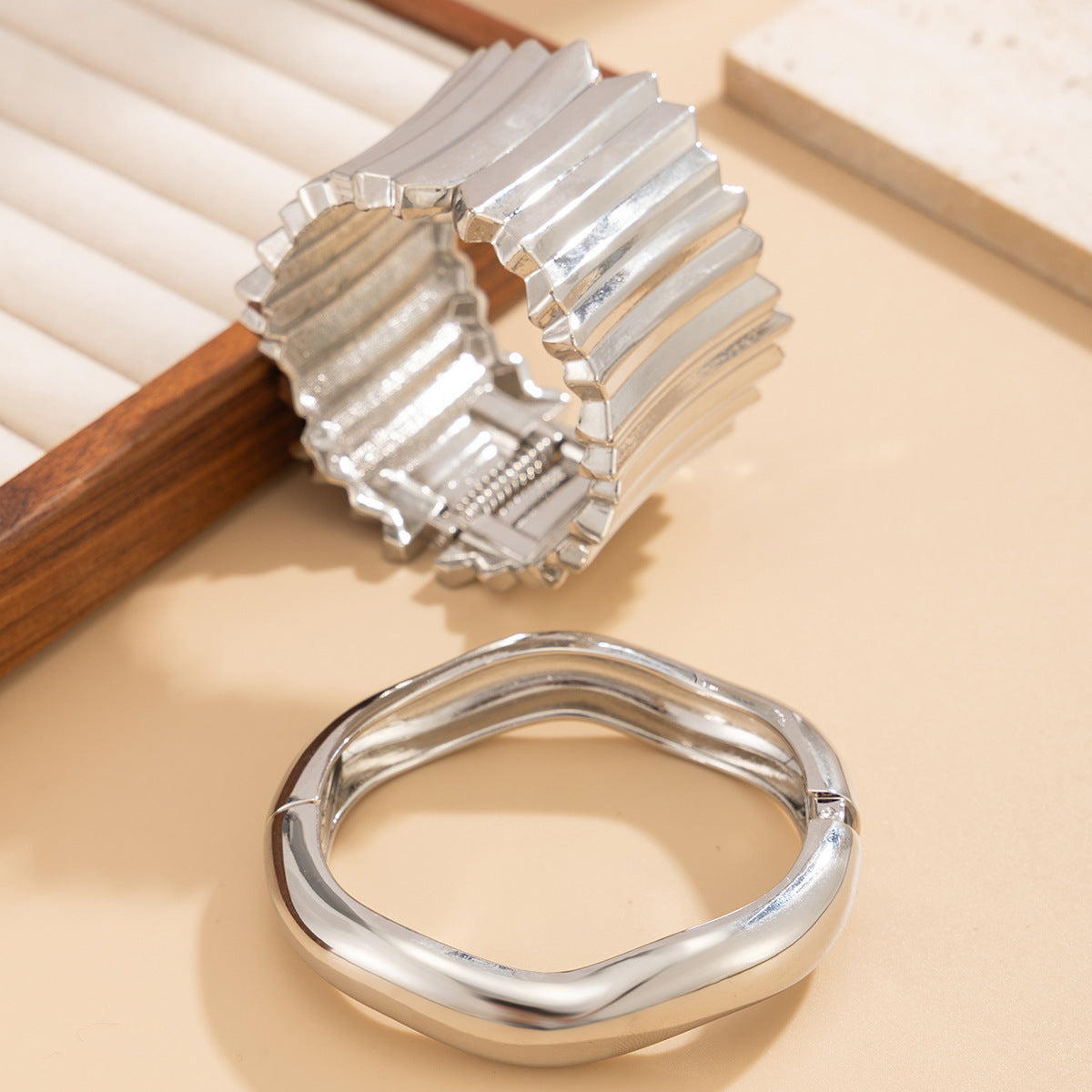 Women’s Punk Metal Bracelet – Wide Surface Vertical Pattern Spring Design