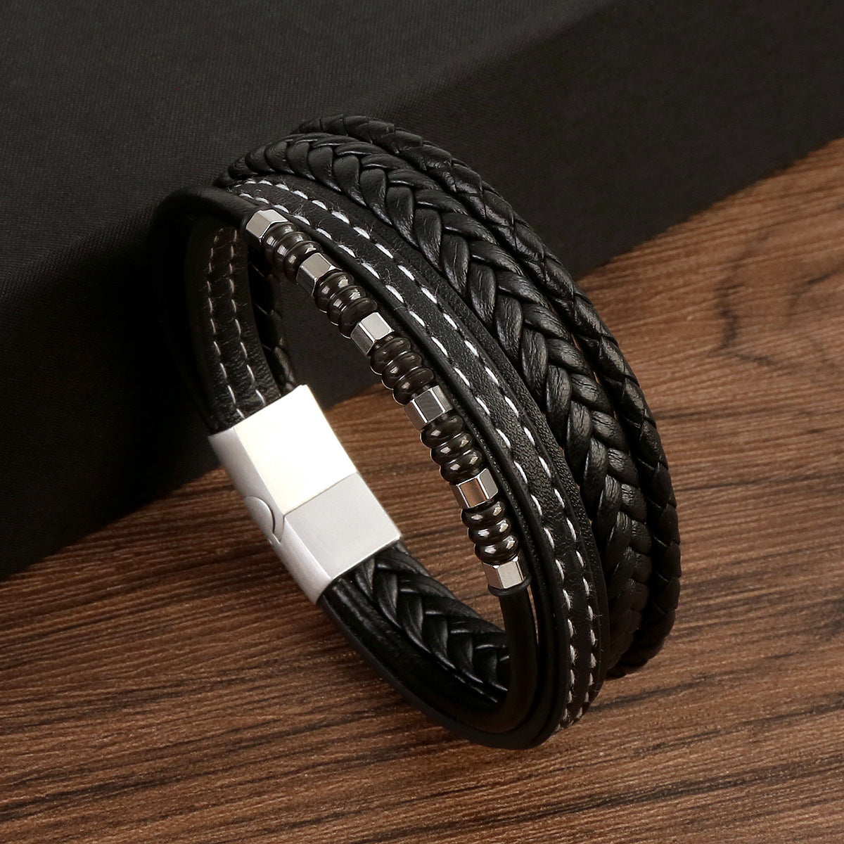 Stainless Steel Magnetic Buckle Bracelet – Unisex Fashion Accessory