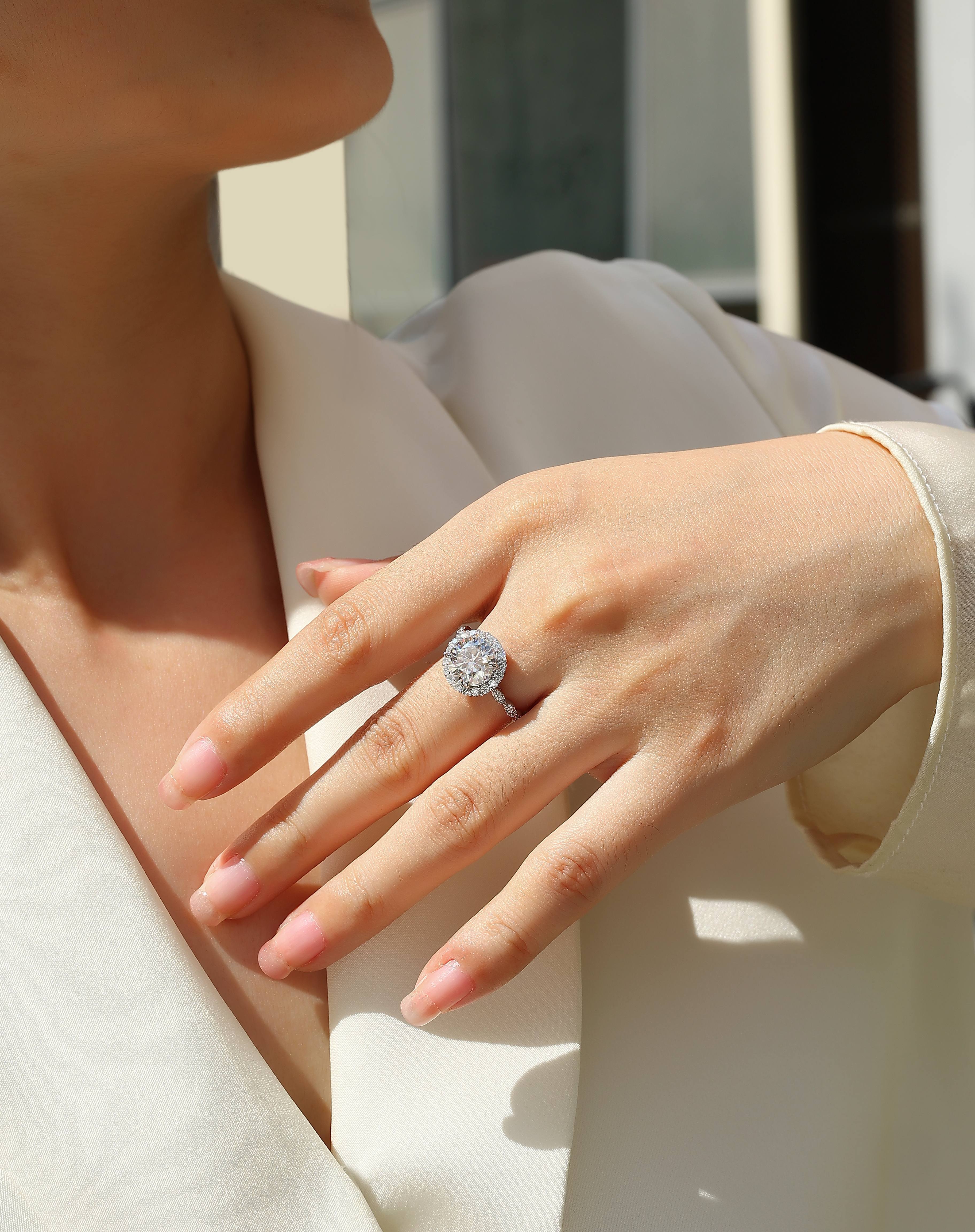 Starlight Shining 3-Carat Moissanite Ring – S925 Sterling Silver with Platinum-Plated Diamonds, Elegant Women’s Jewellery