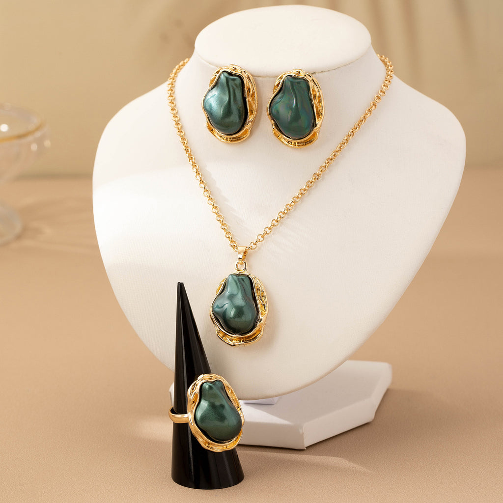 Retro Green Pearl Jewelry Set – Necklace, Earrings & Ring