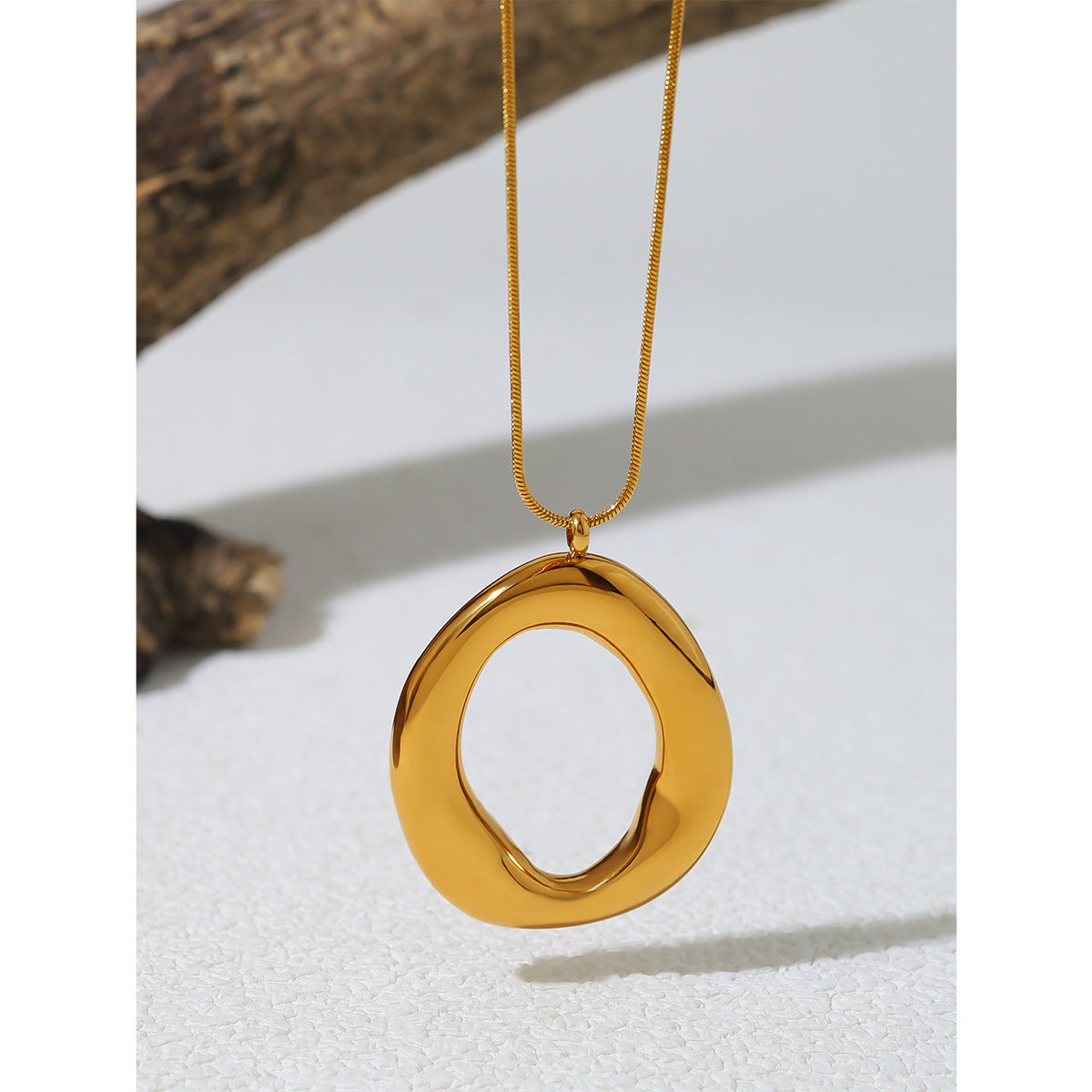 18K Gold-Plated Stainless Steel O-Ring Pendant Necklace – Simple Glossy Design