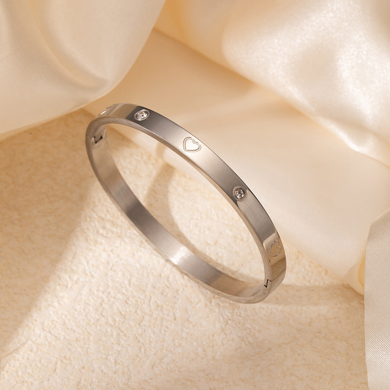 Luxury Gold Titanium Steel Bracelet for Women with Sparkling Diamonds