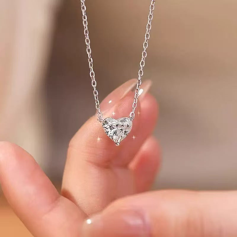Women’s Simple Grace Love Necklace – Elegant Refined Heart Pendant Jewellery