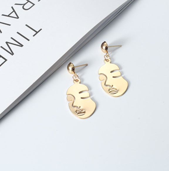 Hollow Face Bead Earrings – Round Minimalist Jewellery for Women