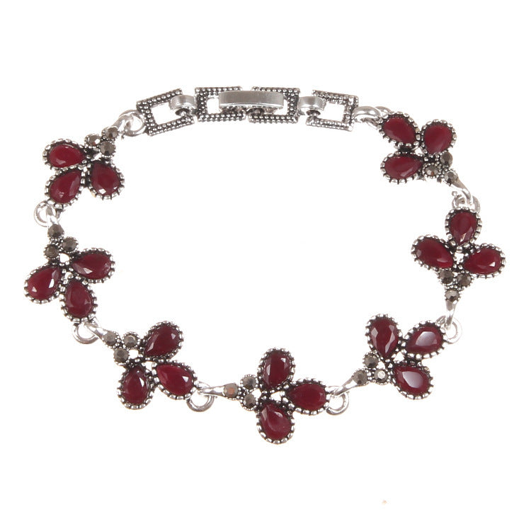 Vintage Gothic Three-Color Gem Bracelet – Silver-Plated Three-Leaf Design