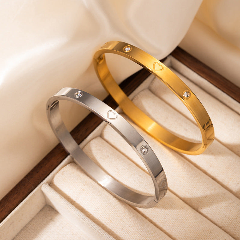 Luxury Gold Titanium Steel Bracelet for Women with Sparkling Diamonds