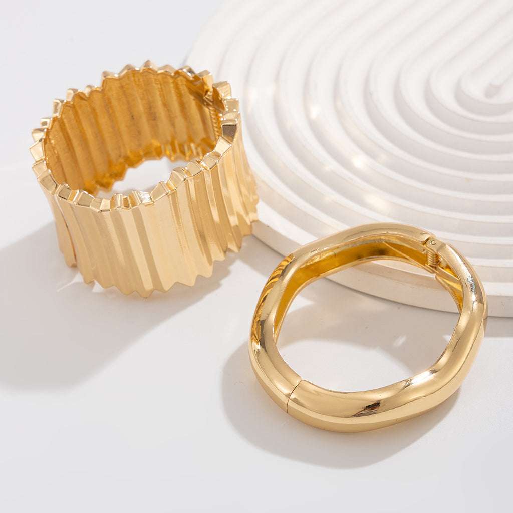 Women’s Punk Metal Bracelet – Wide Surface Vertical Pattern Spring Design