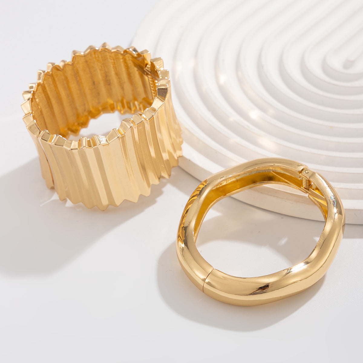 Women’s Punk Metal Bracelet – Wide Surface Vertical Pattern Spring Design