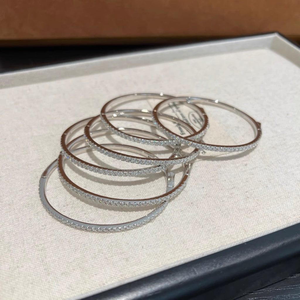 Women’s Single Row Diamond Bracelet – White or Yellow Gold