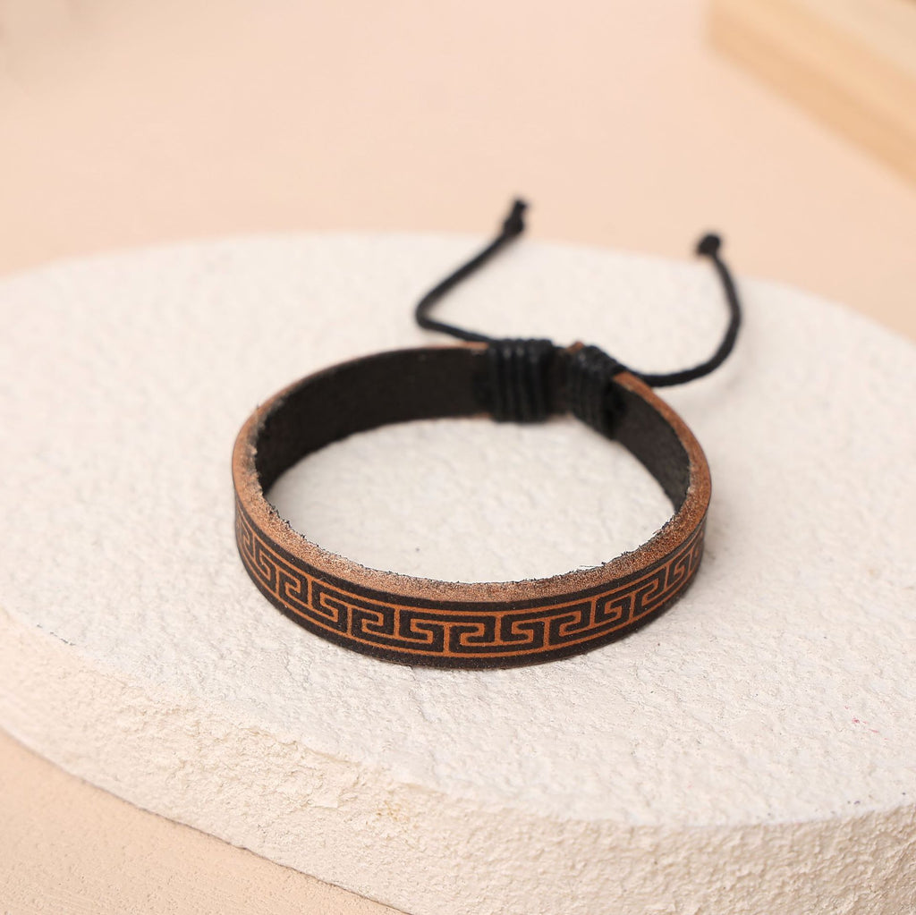 Elegant Cowhide Leather Wristband Bracelet – All-Matching Unisex Style