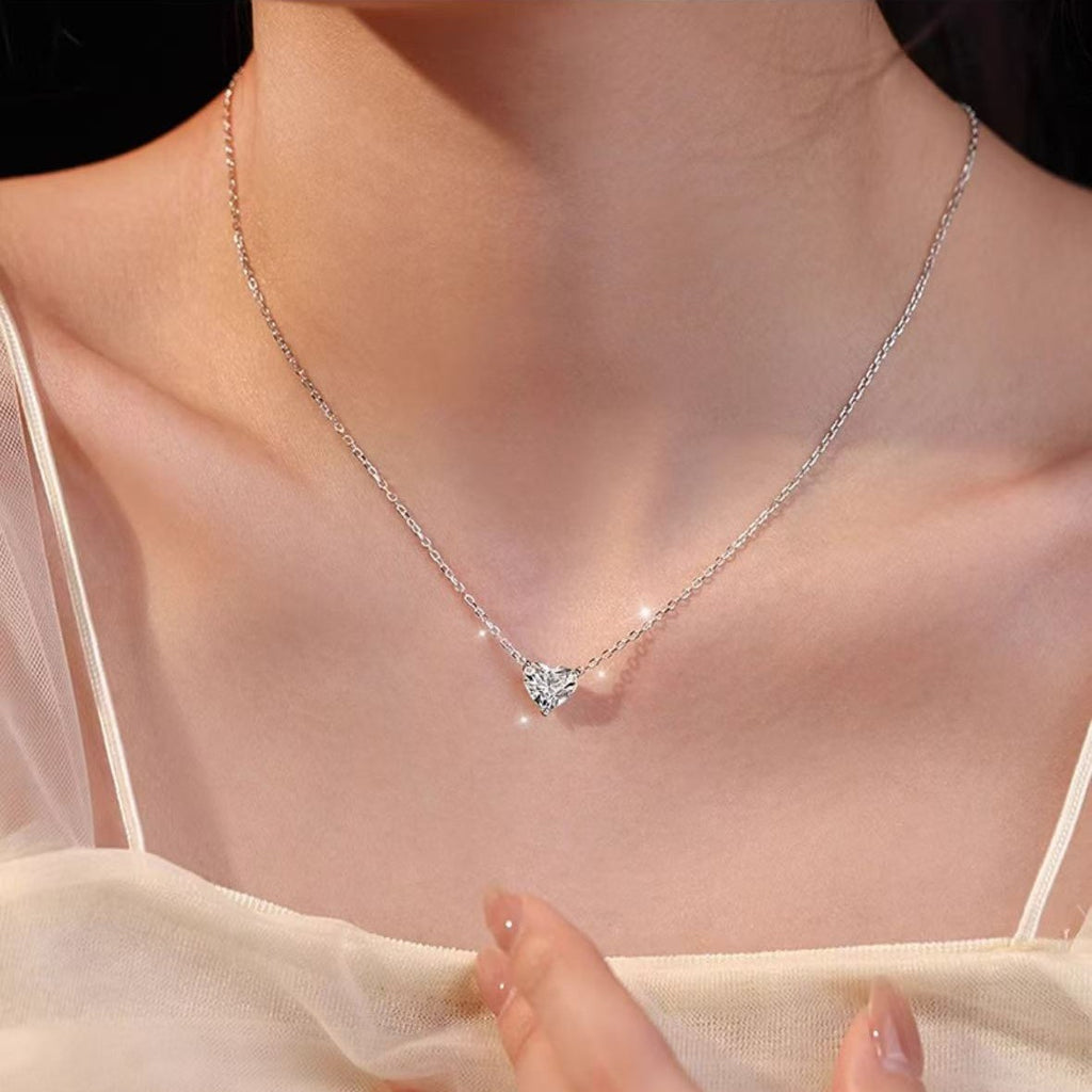 Women’s Simple Grace Love Necklace – Elegant Refined Heart Pendant Jewellery