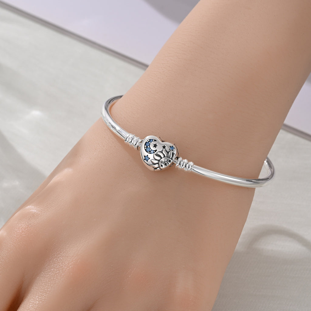 Love Star & Moon Bracelet – Silver-Plated Snake Bone and Flower-de-Luce Design