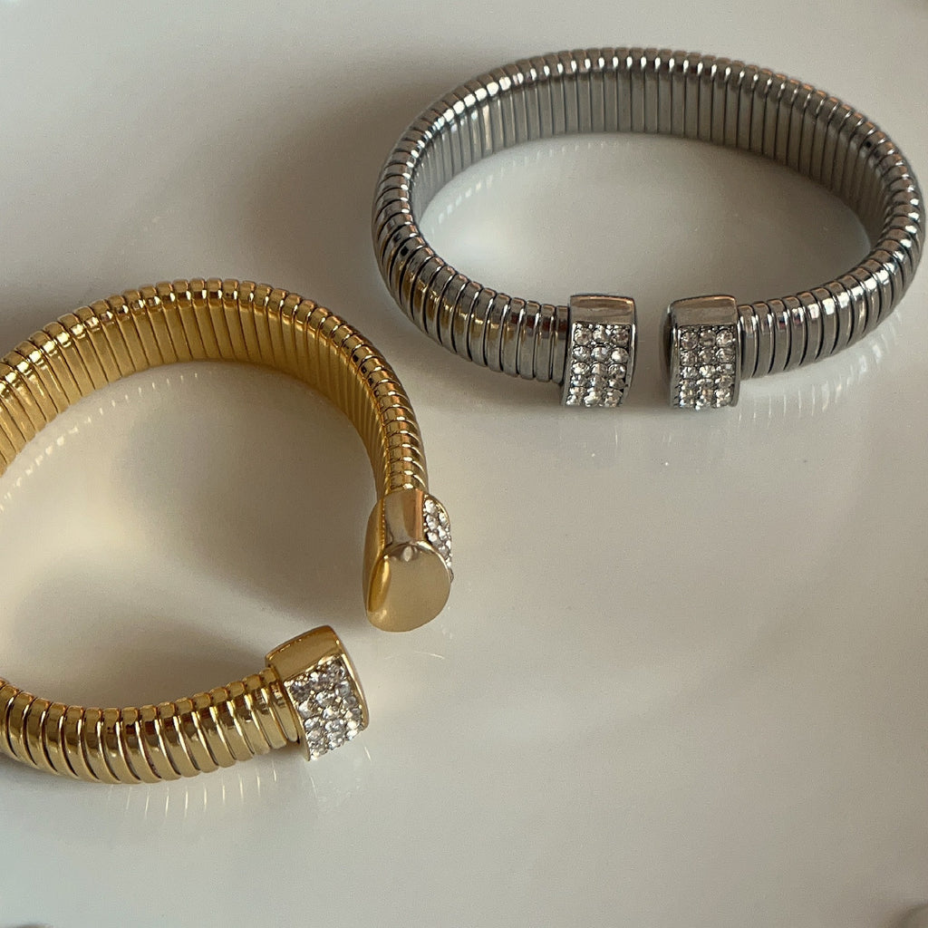 Light Luxury Wide Elastic Bracelet – Vertical Stripe Open-Ended Design