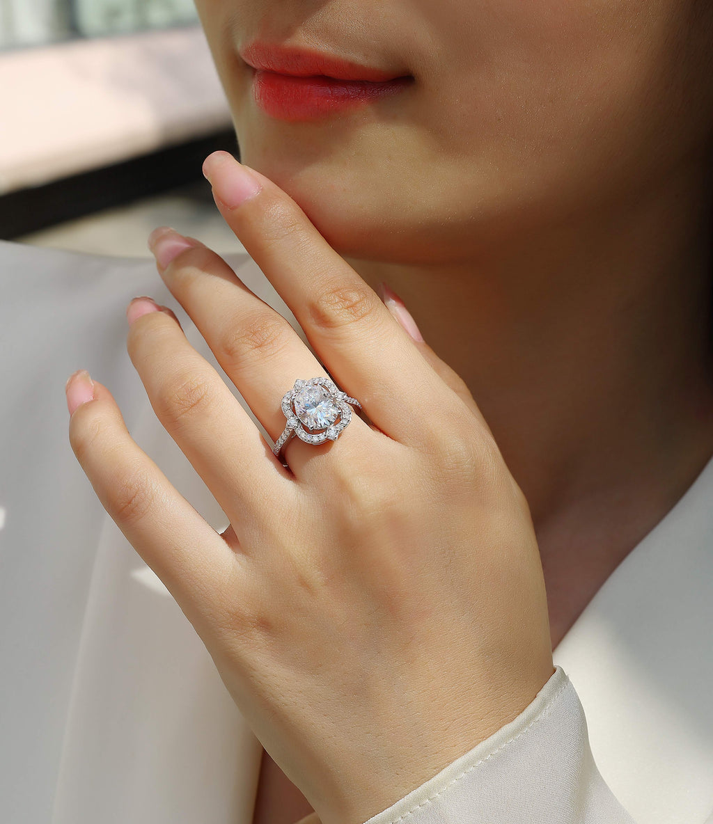 Camellia - A Fashionable Jewellery Ring Set With Moissanite S925 Sterling Silver And Gold-plated Diamond