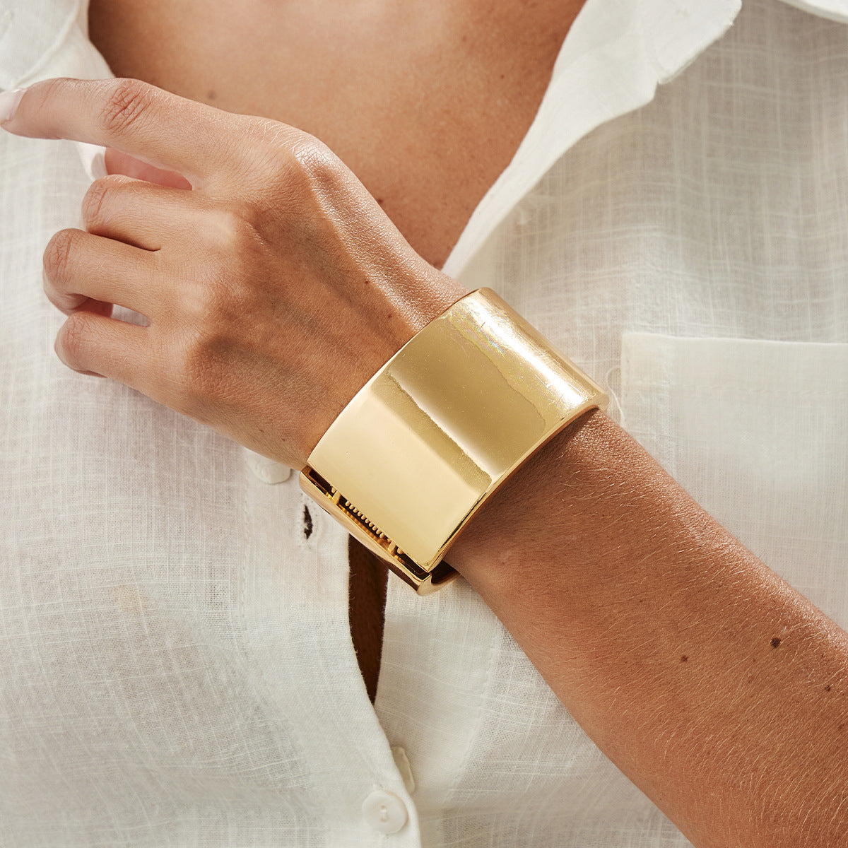 Amber Blooming Beaded Bracelet – Vintage Wide Resin Jewellery for Women