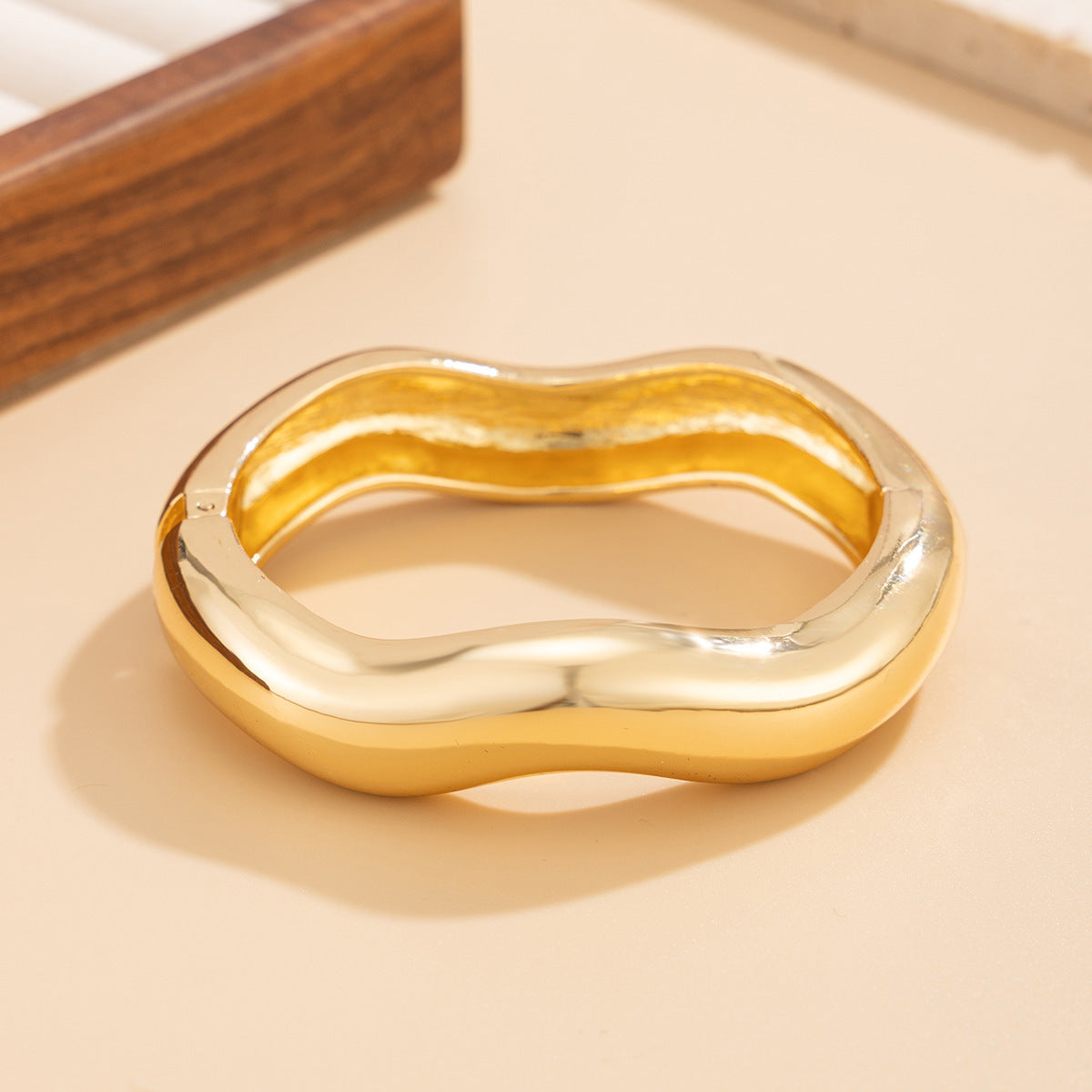 Women’s Punk Metal Bracelet – Wide Surface Vertical Pattern Spring Design