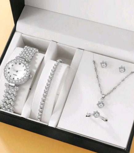 Diamond Women’s Watch – Luxury Rhinestone Quartz Bracelet for Ladies