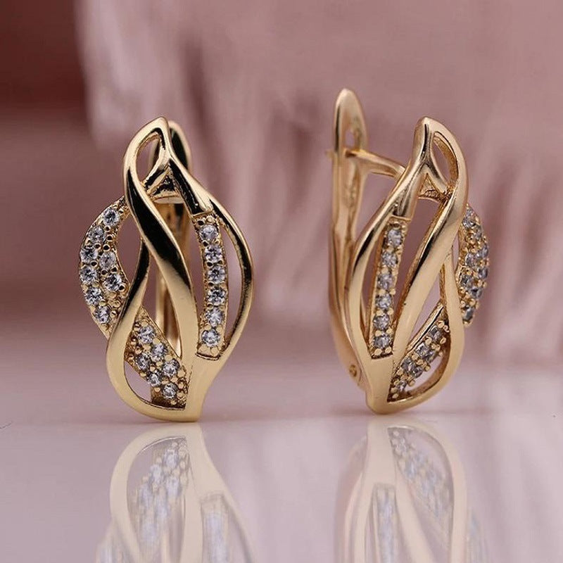 Irregular Twist Stud Earrings – Personalized Fashion Jewellery
