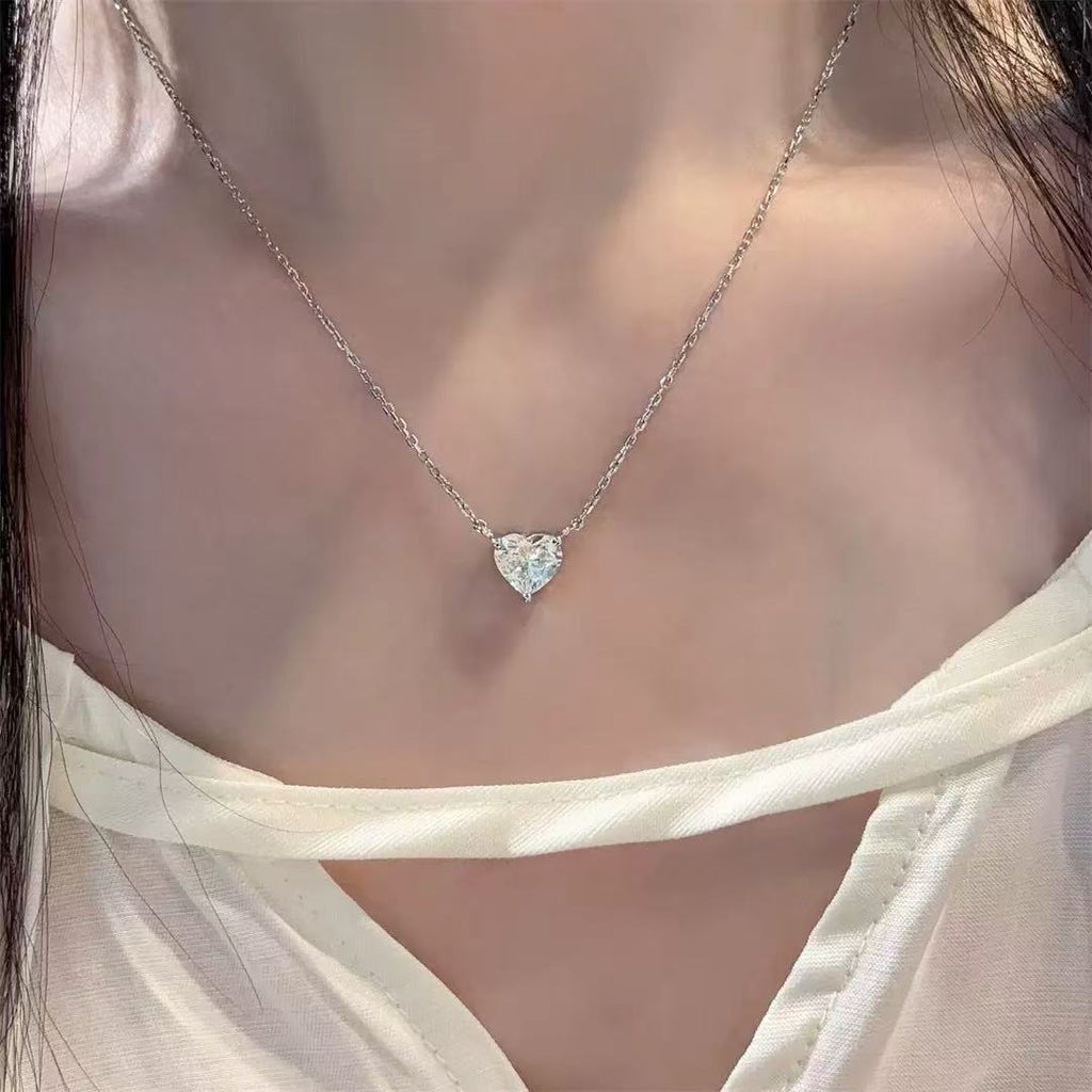 Women’s Simple Grace Love Necklace – Elegant Refined Heart Pendant Jewellery
