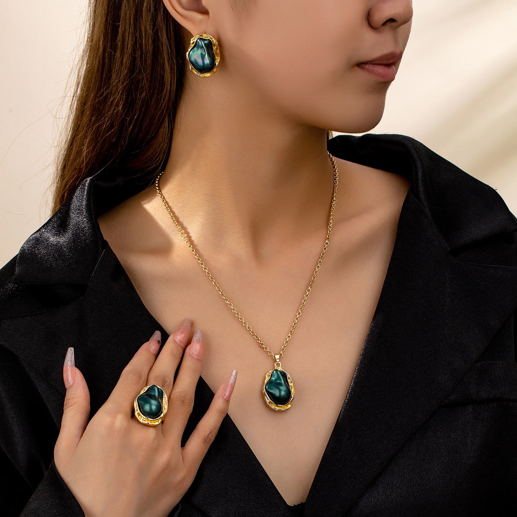 Retro Green Pearl Jewelry Set – Necklace, Earrings & Ring